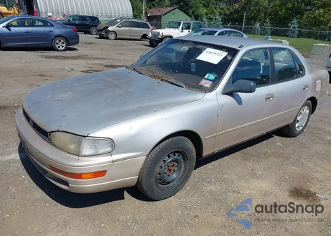1994 Toyota Camry Dx z USA, uszkodzony, nr VIN 4T1SK11E6RU339852